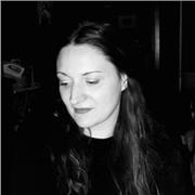 Laureata in Linguistica moderna impartisce lezioni di italiano( lett/gramm),storia,geografia,filosofia,storia dell'arte,inglese